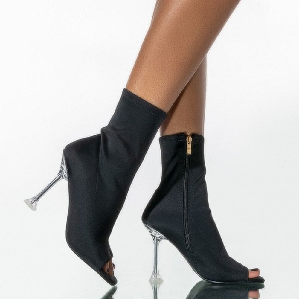 AZALEA WANG KEEP IT MOVIN STILETTO BOOTIE IN BLACK (BRAND NEW !!!!!)